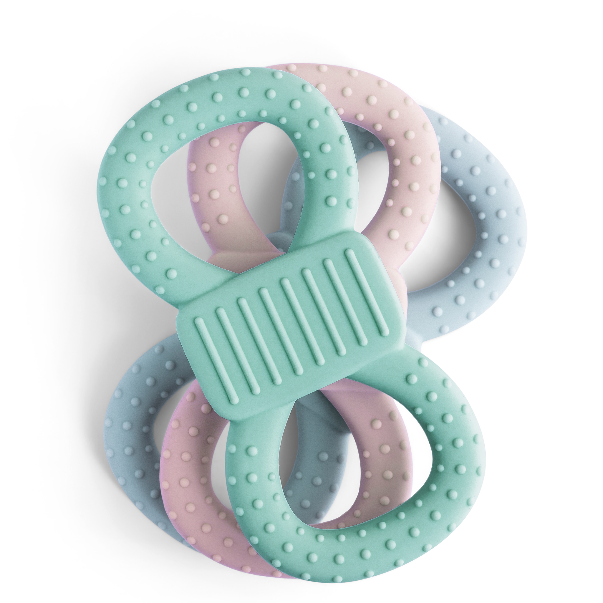 Drei gestapelte Beißringe in den Farben Mintgrün, Hellrosa und Hellblau. Die Ringe haben eine 8er-Form mit einer genoppten Oberfläche und einem geriffelten Mittelstück, fotografiert auf weißem Hintergrund